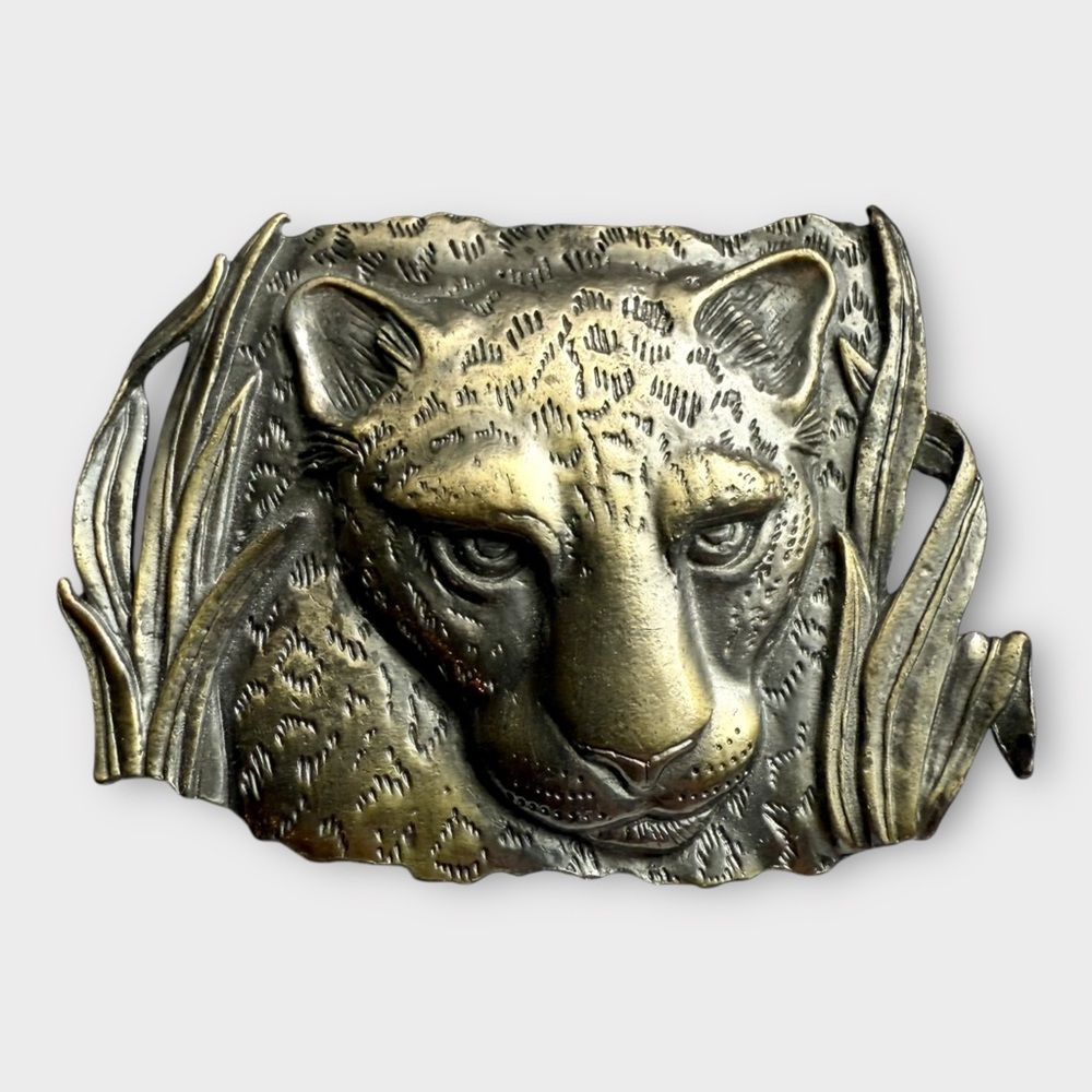 Vintage Cheetah Brooch Pin  in Grass Figural Detailed Jungle Lion